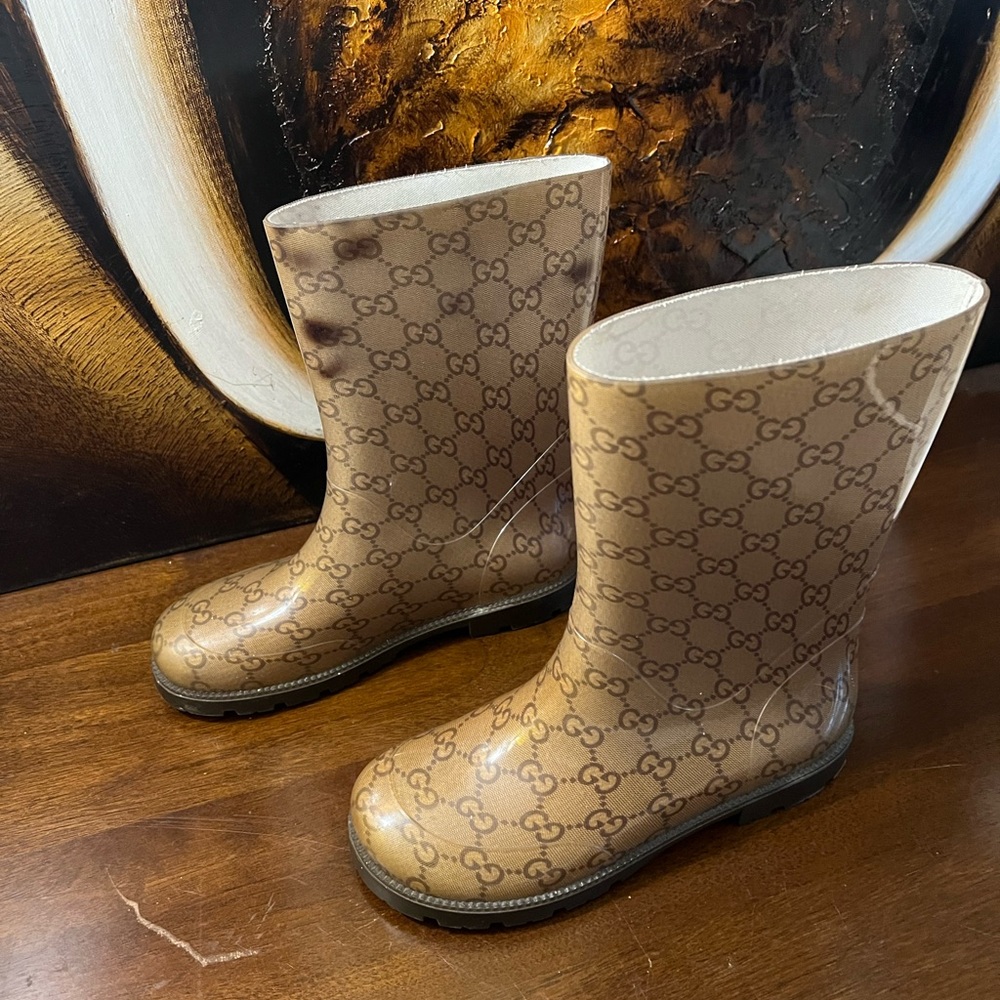 Authentic Gucci Rain/Snow Boots. Size 33 - Picture 7 of 15